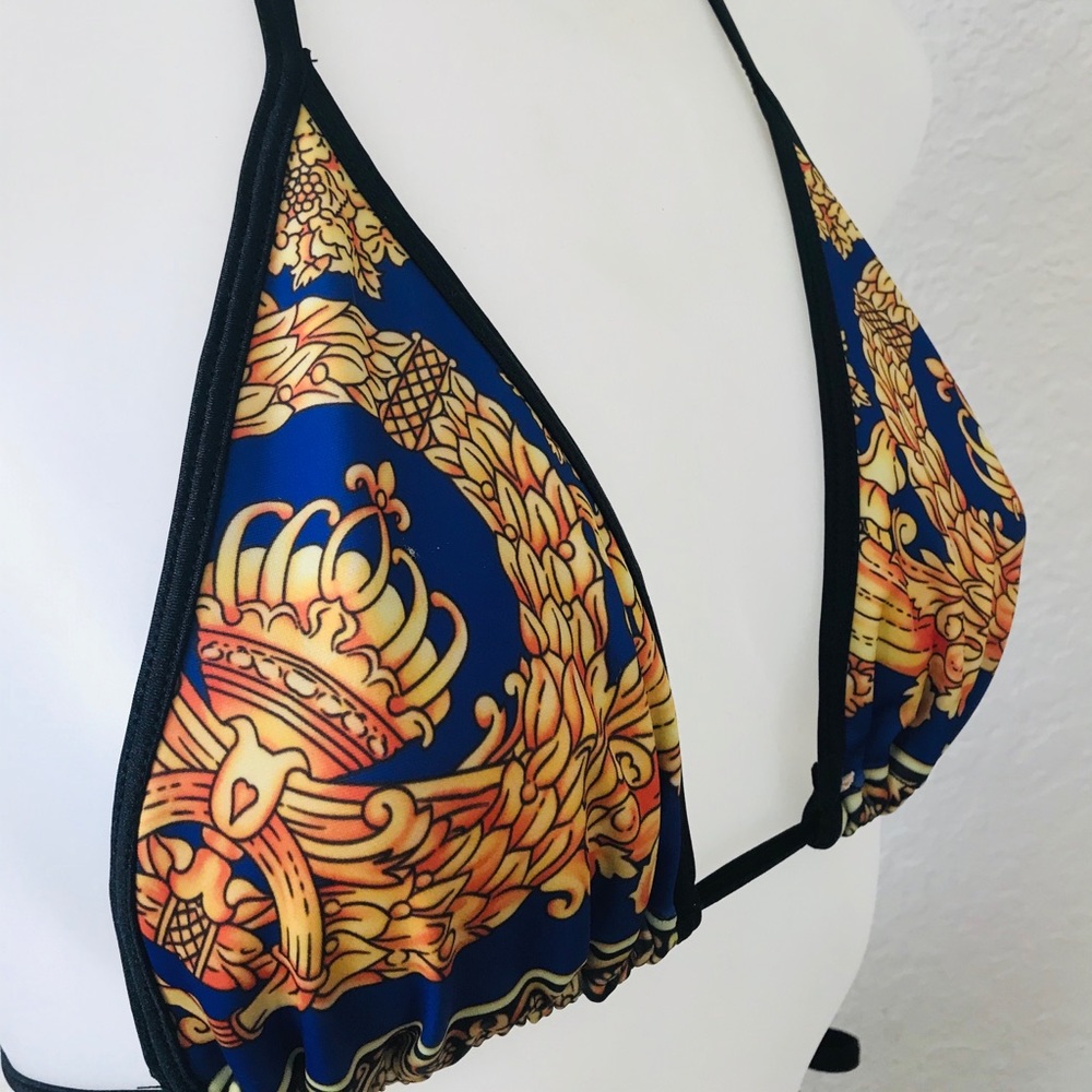 Bikini - Picture 3 of 6